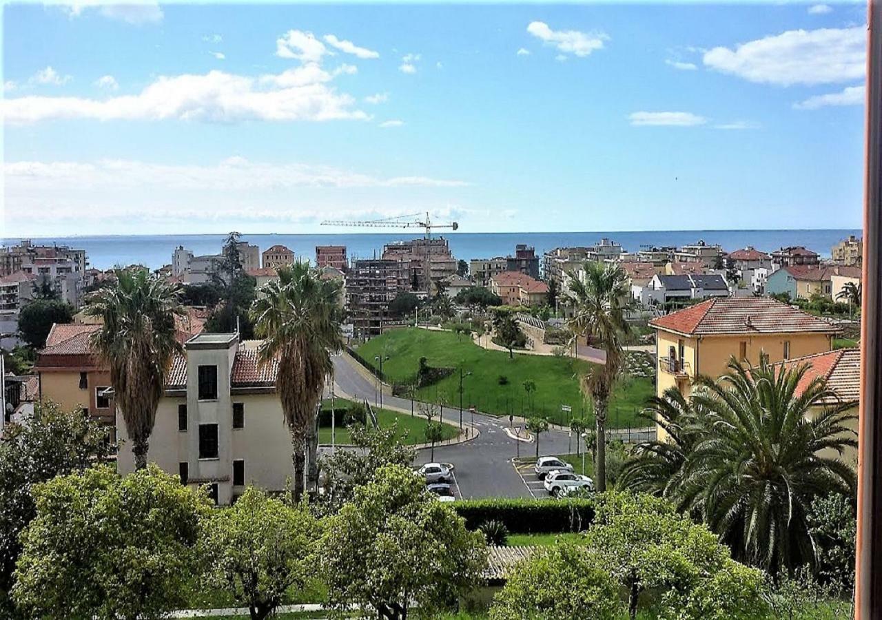 Very Cosy House With Fabulous Sea View! Пьетра-Лигуре Экстерьер фото